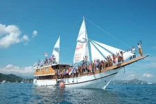 Pertunjukan The Sailors...