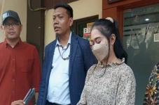 Berbuntut Panjang, Jabatan...