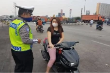 Polisi Kembali Berlakukan...