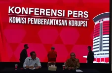 KPK Tahan Mantan Dirut...