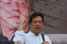 Profil Imran Khan, Mantan...