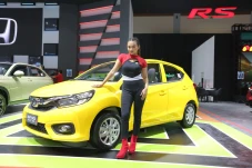 Perbedaan Pelat Mobil...