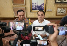 Wali Kota Surabaya Pastikan...