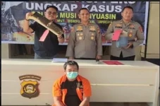 Buron 7 Bulan, Pemilik...