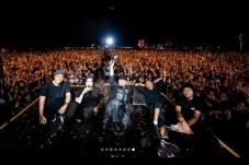 Dewa 19 Gelar Konser...