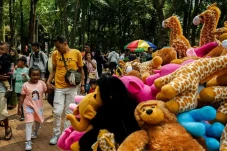 Libur Peringatan Kenaikan...