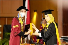 Berkat Beasiswa Bidikmisi,...
