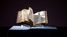 Kitab Ibrani Tertua...