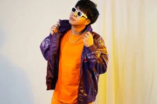 Tandai Debut, Lucky...