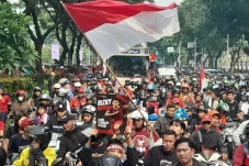 Ribuan Pemotor Iringi...