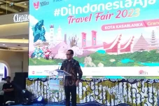 LRT Jabodebek Beroperasi...