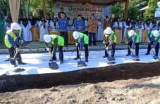26 Warga Blitar Hibahkan...