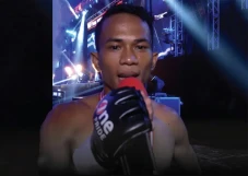 Profil Ronald Siahaan,...