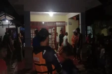 Hujan Deras, Ayah dan...