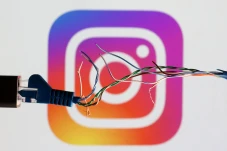 Instagram Down Senin...