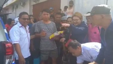 Dapat Bantuan Beras,...