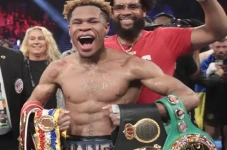 Devin Haney: Orang Bisa...