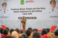 Di Hadapan Ribuan Kepling,...