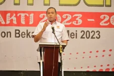 Jabat Ketua KONI Bekasi,...