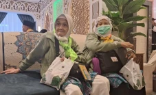 Cerita Embun, Perempuan...