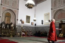 Kaum Sufi Maroko: Obat...