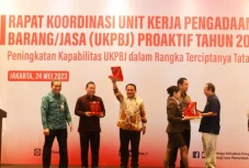 Kemenkumham Raih Penghargaan...