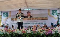 TGB Zainul Majdi Hadiri...