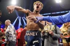 Devin Haney Kecam Vasiliy...