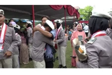 Isak Tangis Warnai Wisuda...