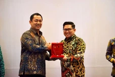 Pemprov Jabar Raih Penghargaan...