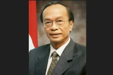 Mengenang Sarwono Kusumaatmadja,...