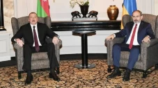 Armenia dan Azerbaijan...