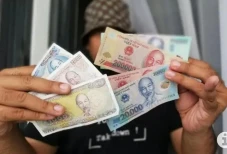4 Mata Uang yang Lebih...