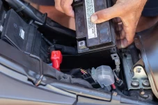 Kenali 8 Tanda Aki Motor...