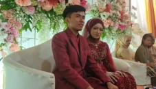 Tiko Resmi Menikah,...