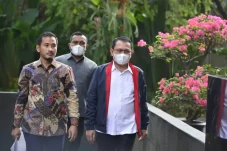KPK Periksa 3 Staf Hasbi...