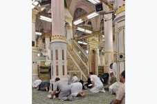Dalil Jemaah Haji Lansia...