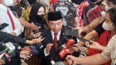 8 Fraksi DPR Kumpul...