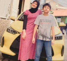 Beruntung, Perempuan...