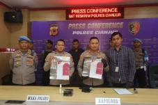 Janjikan Proyek Fiktif,...