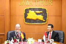 Pemprov Jatim Sambut...