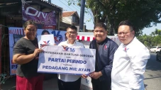 Penjual Mie Ayam Ini...