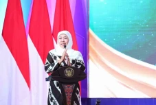 Gubernur Khofifah Dorong...