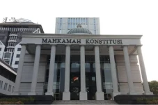 ARUN Yakin MK Tidak...