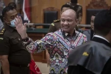 Dipecat dari Polri,...