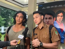 Jadi Kepala Desa di...
