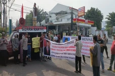 Ganti Rugi Tak Kunjung...