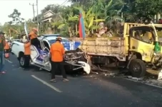 Iring-iringan Kendaraan...