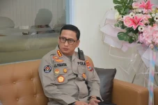 Aniaya Warga di Masjid,...