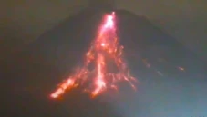 Awas! Gunung Merapi...
